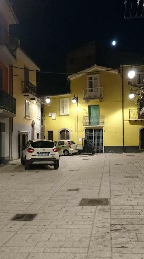 Casa Vacanze Piazza Apartment 2 Sant'Andrea di Conza Exterior foto